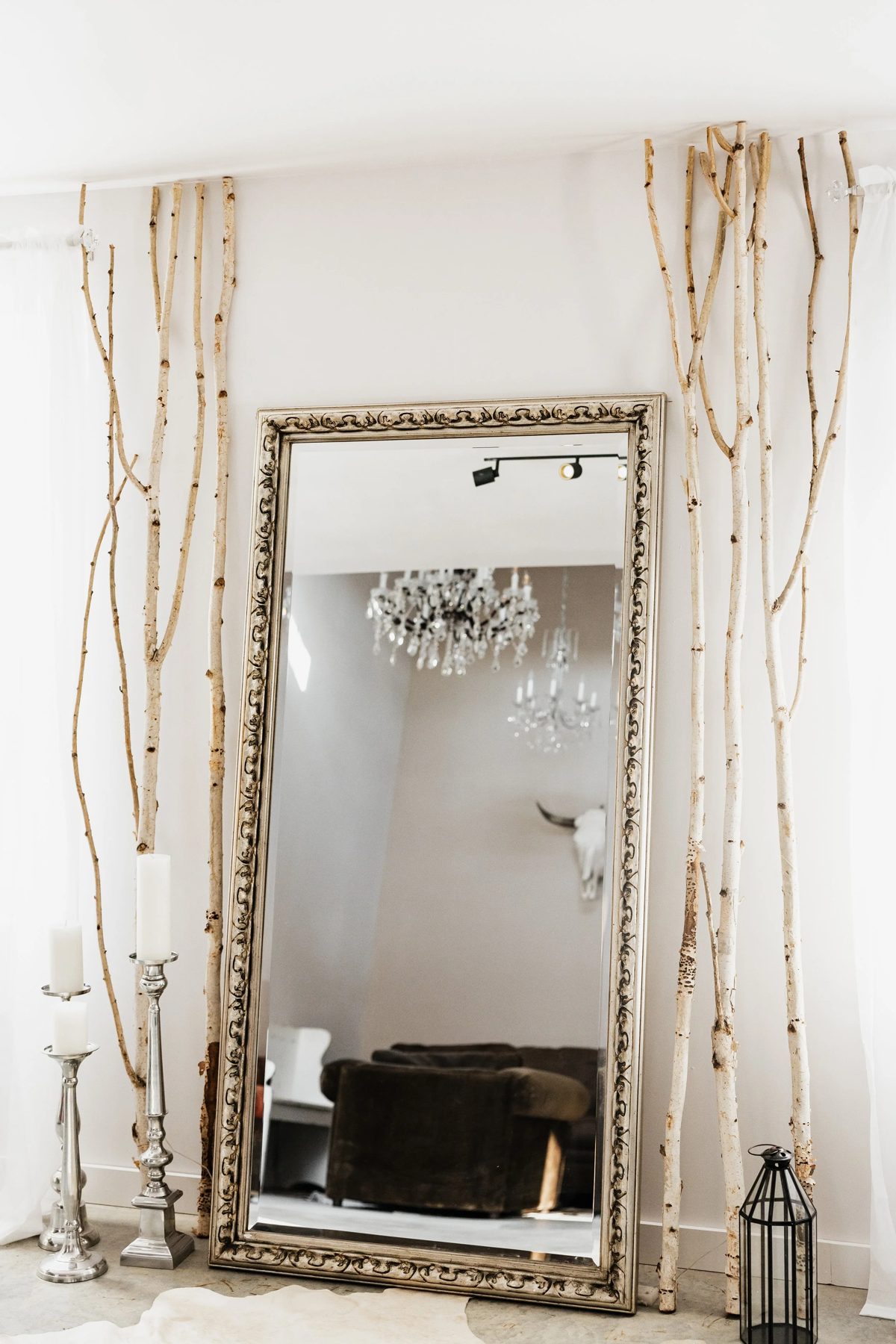 Ornate vanity mirror detail in the bridal suite