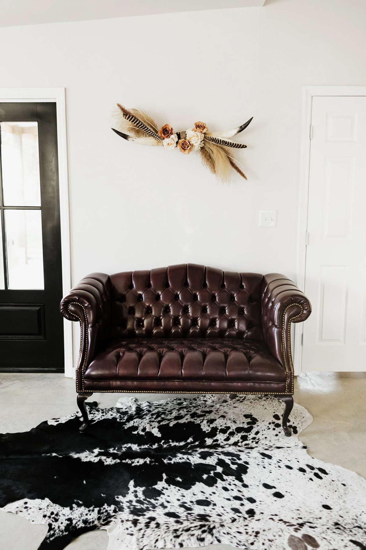 Velvet lounge seating in the bridal suite