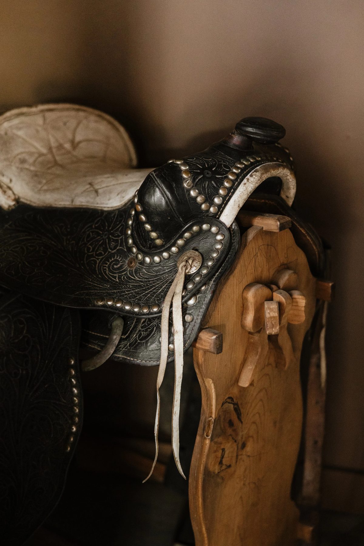 Vintage saddle detail in the groom's suite